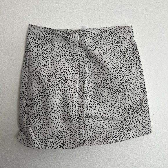 Urban Outfitters White Patterned Mini Skirt Medium - Picture 3 of 3